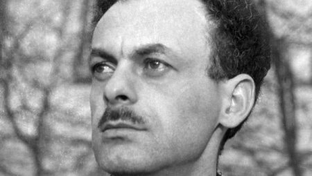 Булат Окуджава: "Победив, мы отстояли этот страшный режим..."